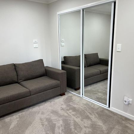 Guest Suite - Cosy Place In The Wattle Downs Auckland Eksteriør billede